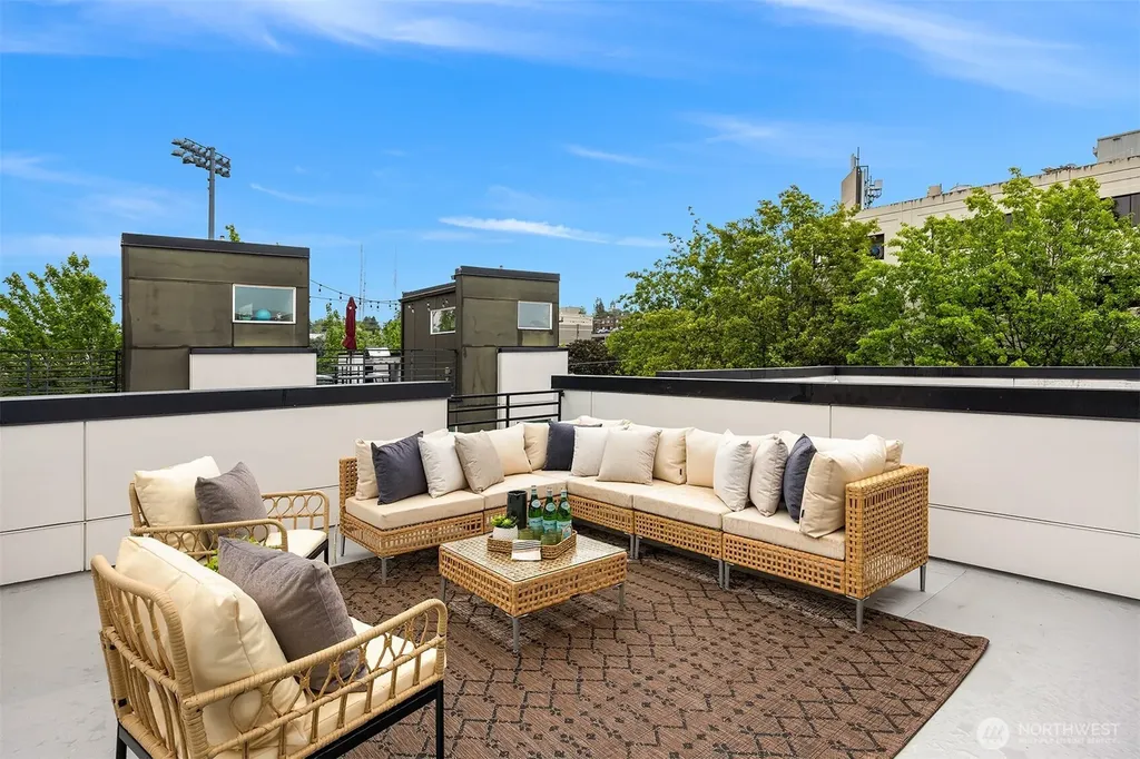 465 14th Avenue Seattle WA 98122
