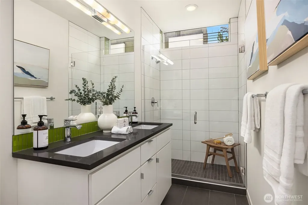 465 14th Avenue Seattle WA 98122