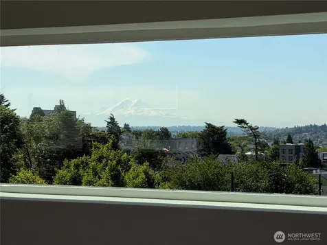465 14th Avenue Seattle WA 98122