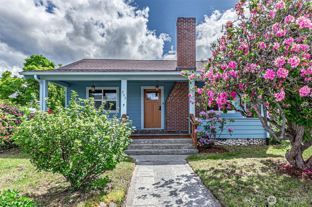 203 Orchard Avenue N Eatonville WA 98328