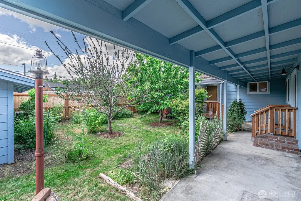 203 Orchard Avenue N Eatonville WA 98328