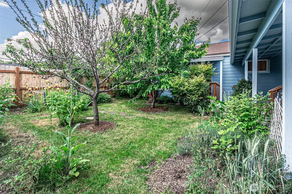 203 Orchard Avenue N Eatonville WA 98328