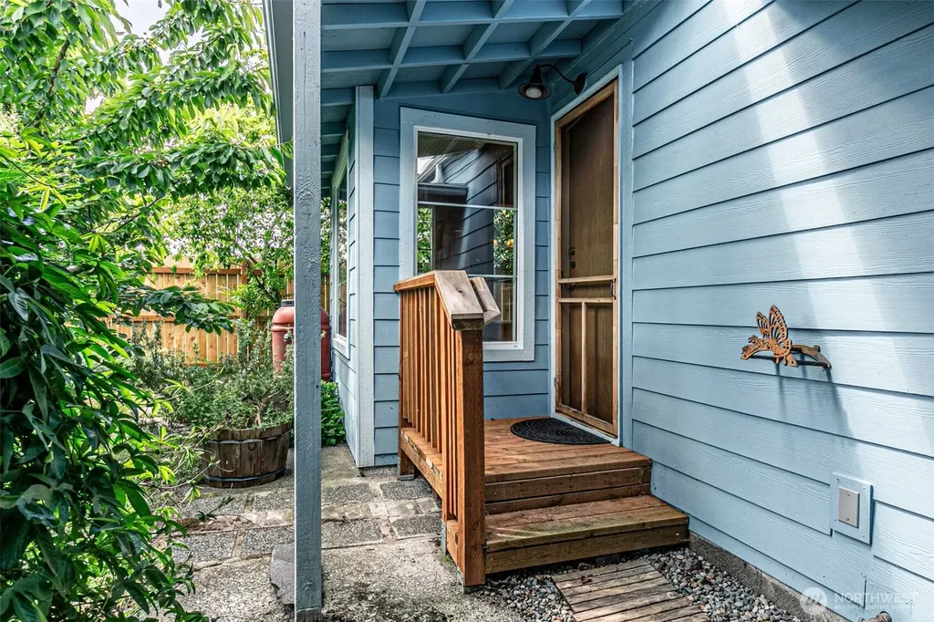 203 Orchard Avenue N Eatonville WA 98328