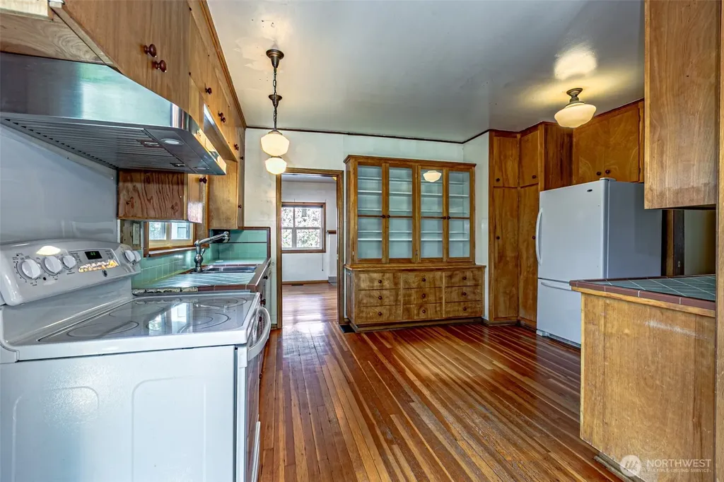 203 Orchard Avenue N Eatonville WA 98328