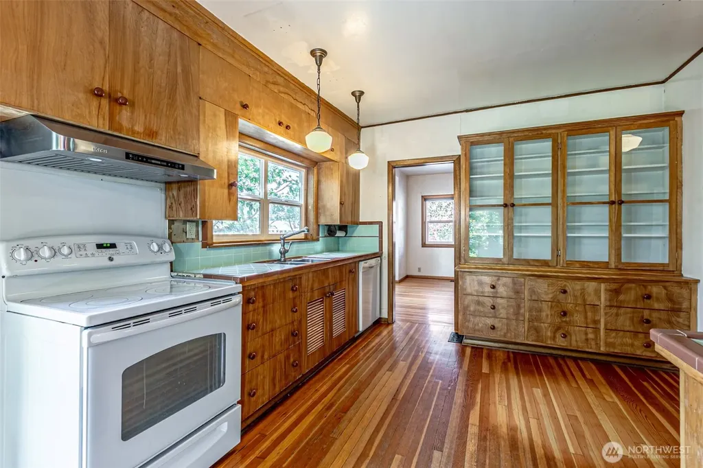 203 Orchard Avenue N Eatonville WA 98328