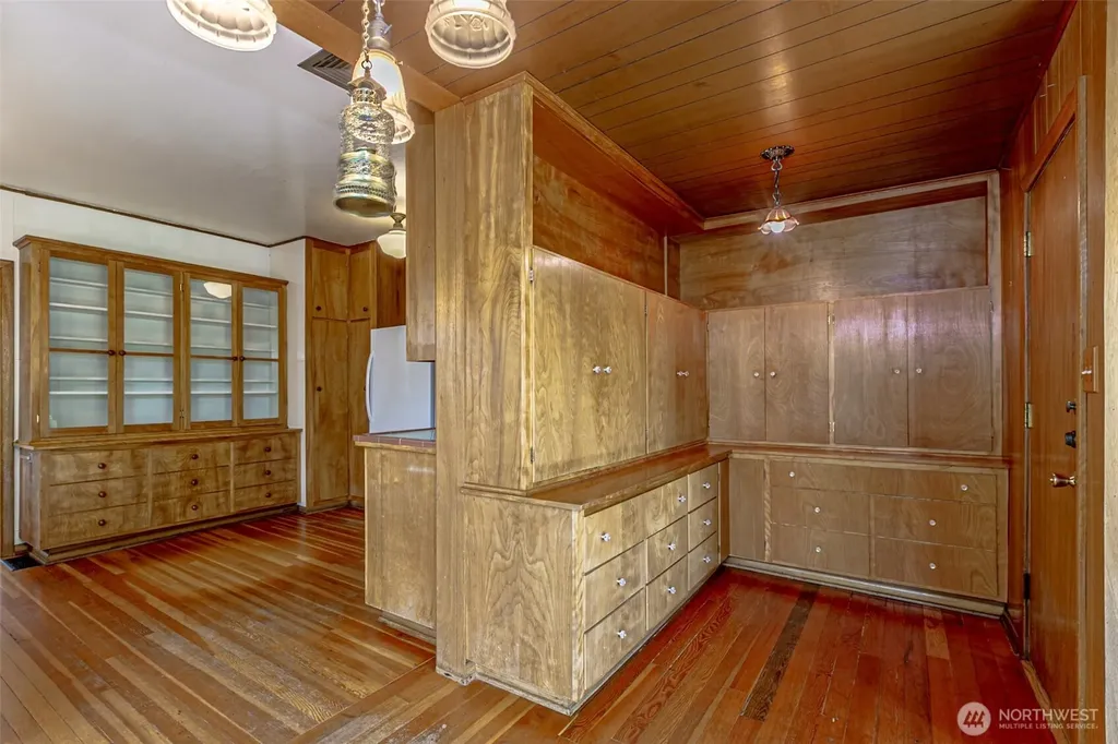 203 Orchard Avenue N Eatonville WA 98328