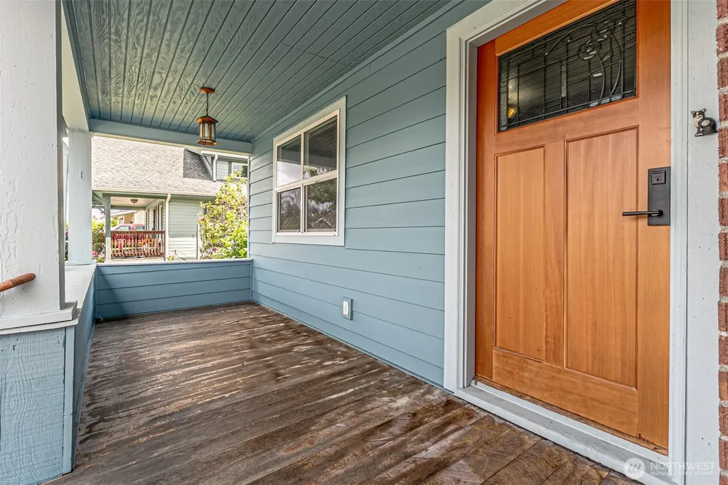203 Orchard Avenue N Eatonville WA 98328