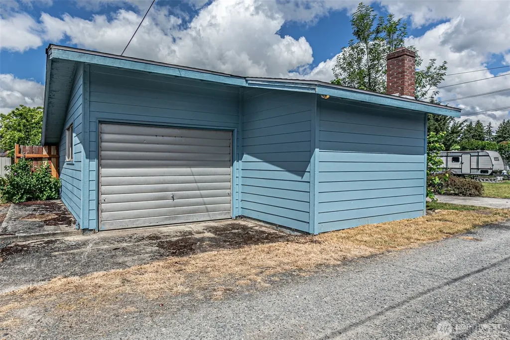 203 Orchard Avenue N Eatonville WA 98328