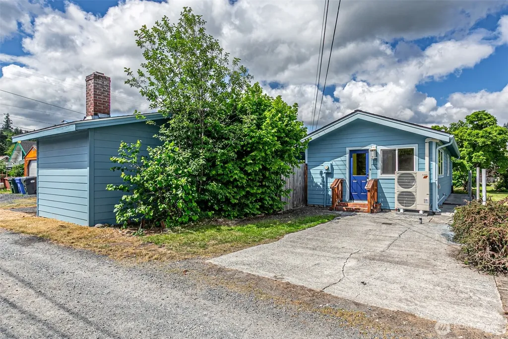203 Orchard Avenue N Eatonville WA 98328
