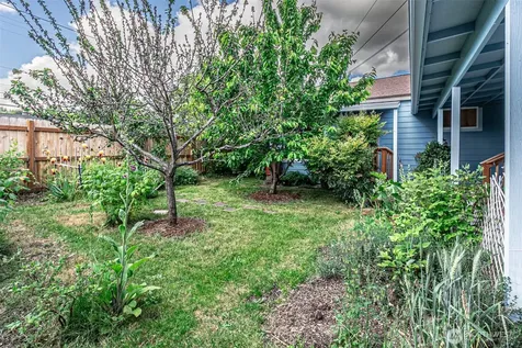 203 Orchard Avenue N Eatonville WA 98328