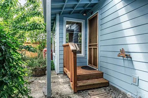 203 Orchard Avenue N Eatonville WA 98328