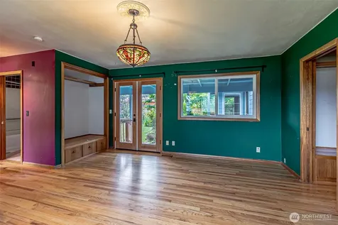 203 Orchard Avenue N Eatonville WA 98328