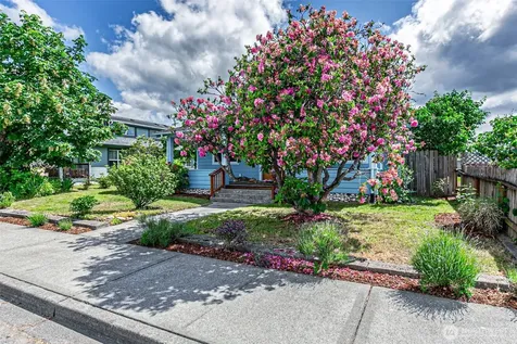 203 Orchard Avenue N Eatonville WA 98328