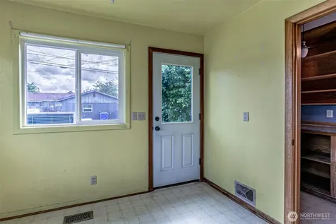 203 Orchard Avenue N Eatonville WA 98328