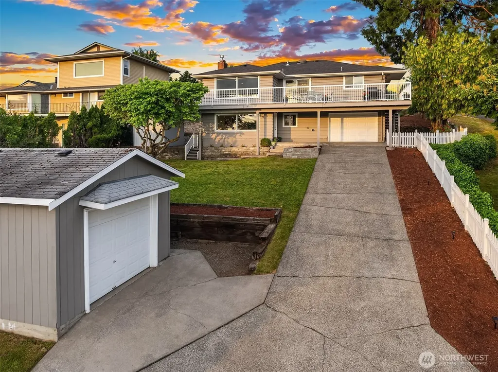 811 Grant Avenue S Renton WA 98057