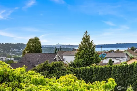 811 Grant Avenue S Renton WA 98057
