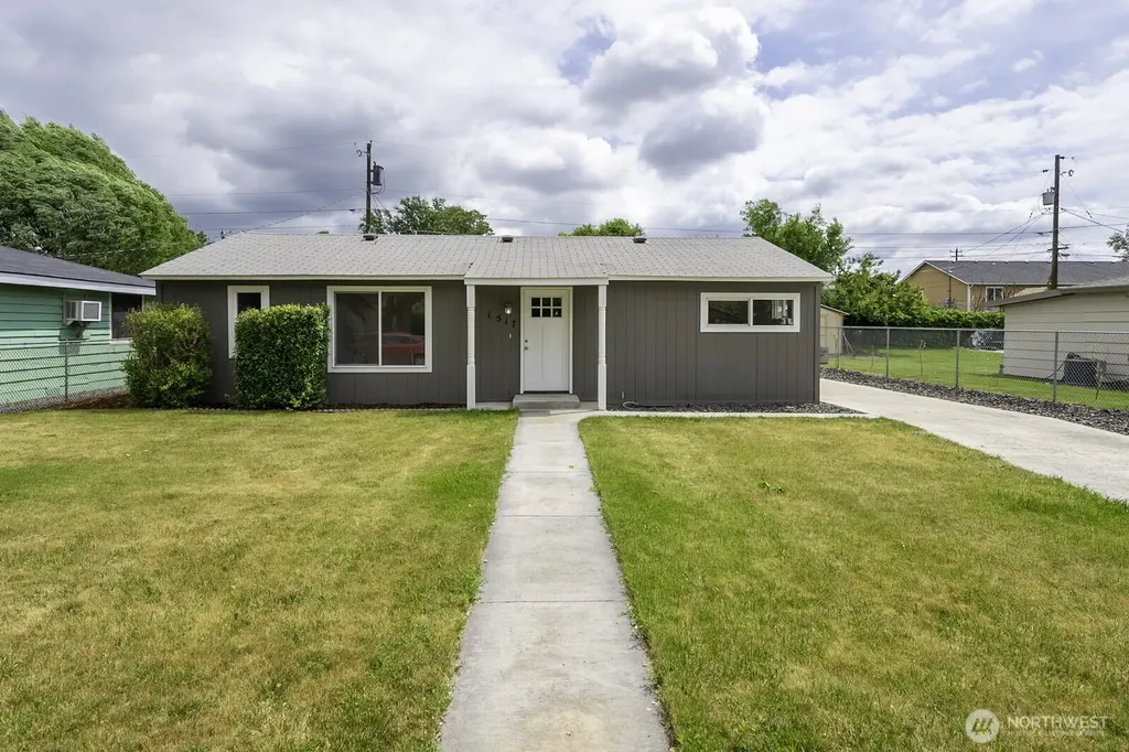1517 N Mary Street Moses Lake WA 98837