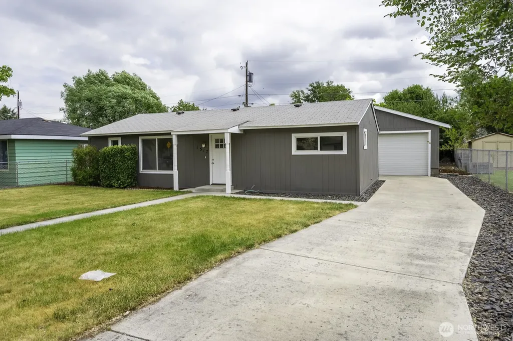 1517 N Mary Street Moses Lake WA 98837