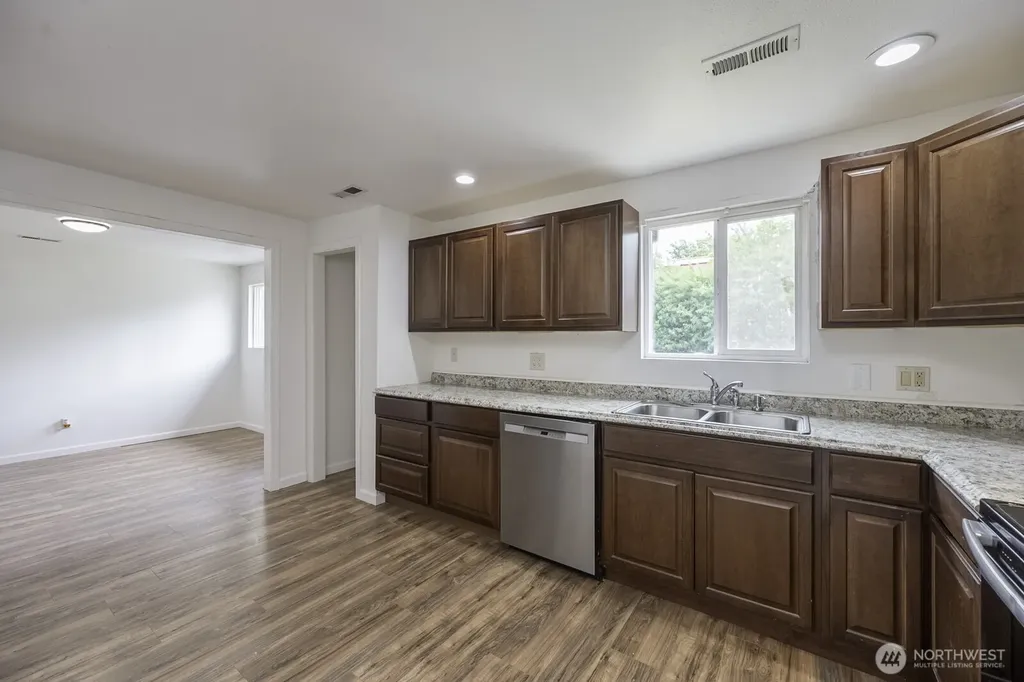 1517 N Mary Street Moses Lake WA 98837