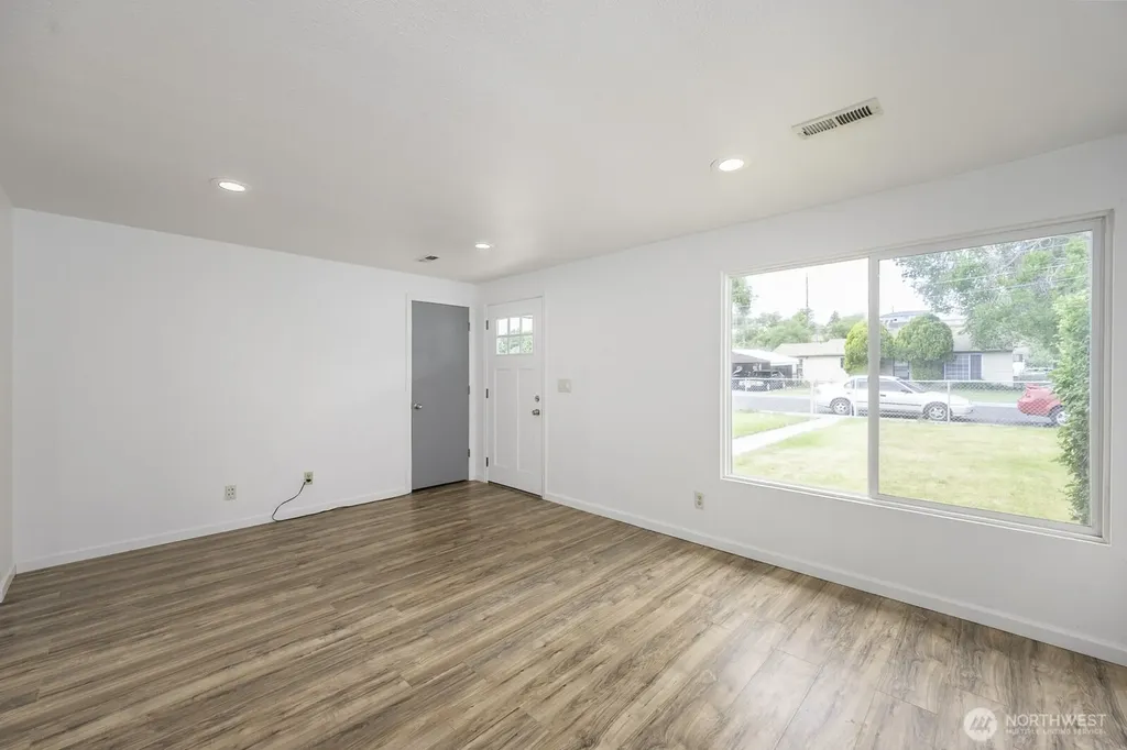 1517 N Mary Street Moses Lake WA 98837