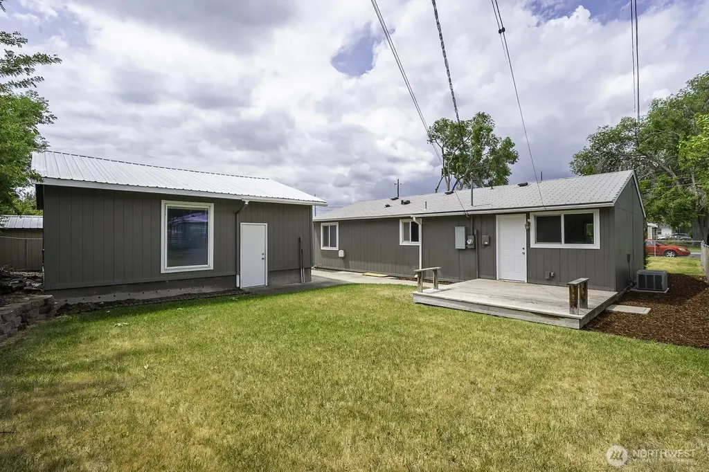 1517 N Mary Street Moses Lake WA 98837