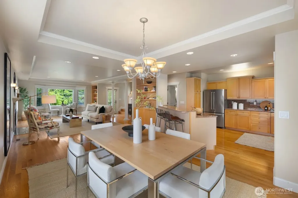 2711 4th Avenue W Seattle WA 98119