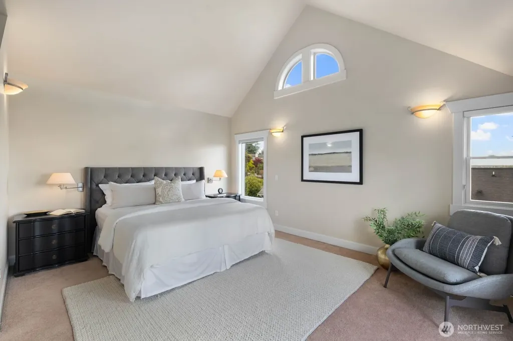 2711 4th Avenue W Seattle WA 98119