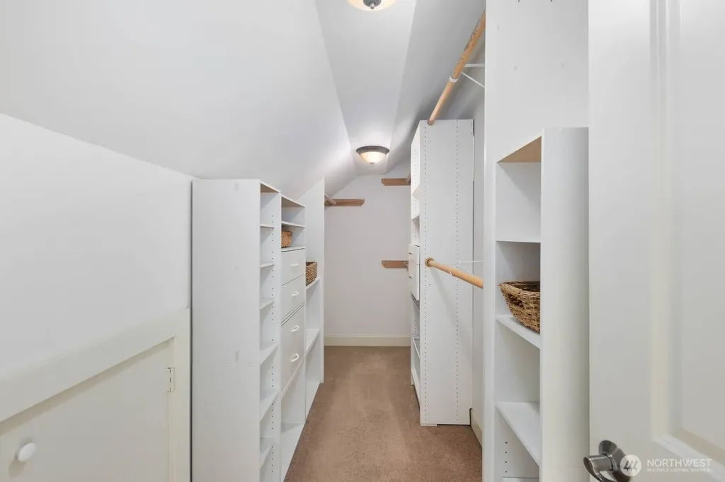 2711 4th Avenue W Seattle WA 98119