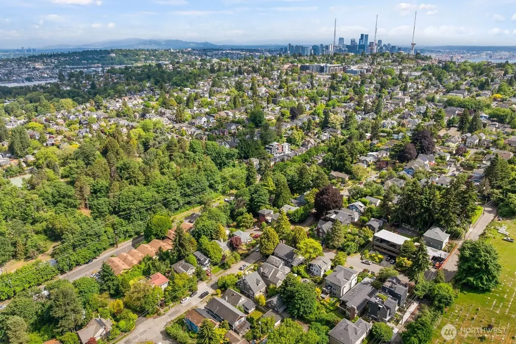 2711 4th Avenue W Seattle WA 98119