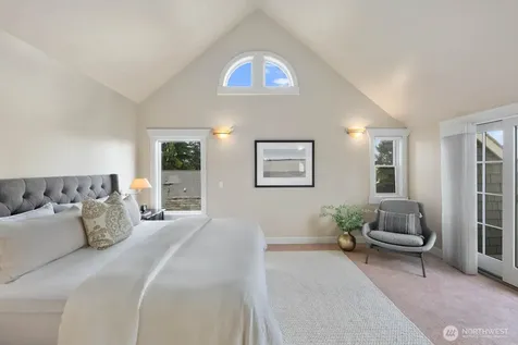 2711 4th Avenue W Seattle WA 98119