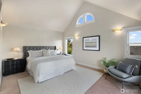 2711 4th Avenue W Seattle WA 98119