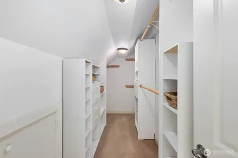 2711 4th Avenue W Seattle WA 98119