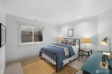 2711 4th Avenue W Seattle WA 98119