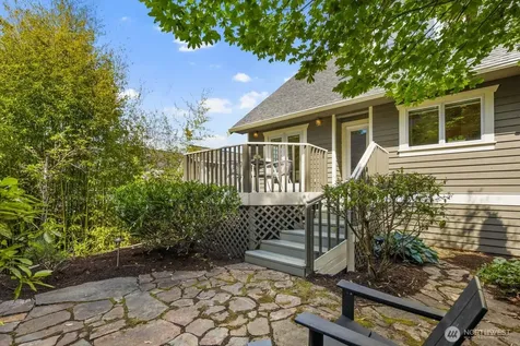 2711 4th Avenue W Seattle WA 98119