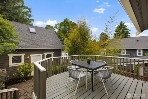 2711 4th Avenue W Seattle WA 98119
