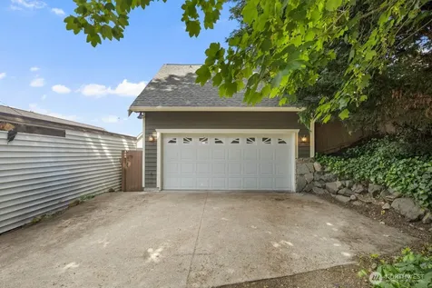 2711 4th Avenue W Seattle WA 98119
