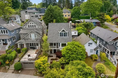 2711 4th Avenue W Seattle WA 98119