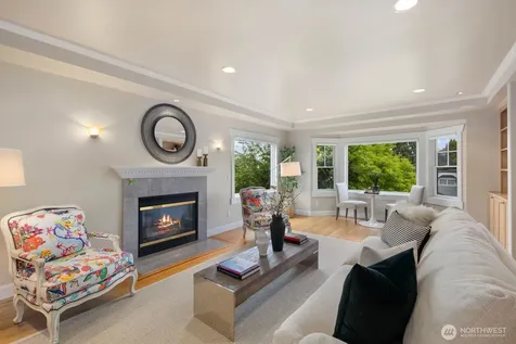 2711 4th Avenue W Seattle WA 98119