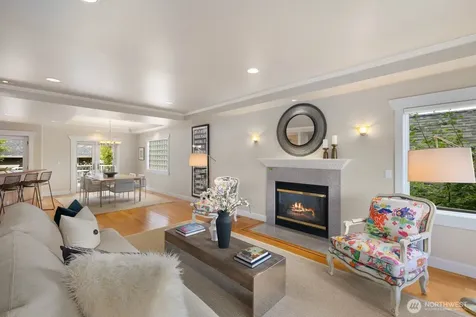 2711 4th Avenue W Seattle WA 98119