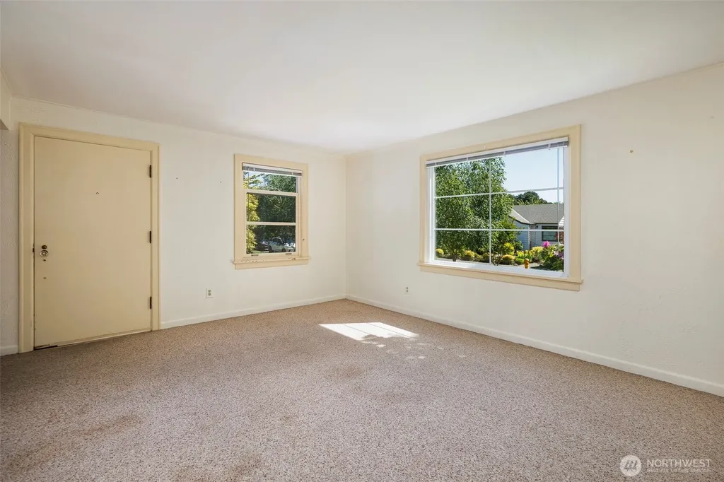 7527 23rd Avenue NW Seattle WA 98117