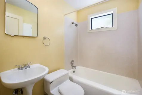 7527 23rd Avenue NW Seattle WA 98117