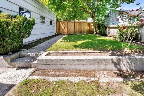 7527 23rd Avenue NW Seattle WA 98117