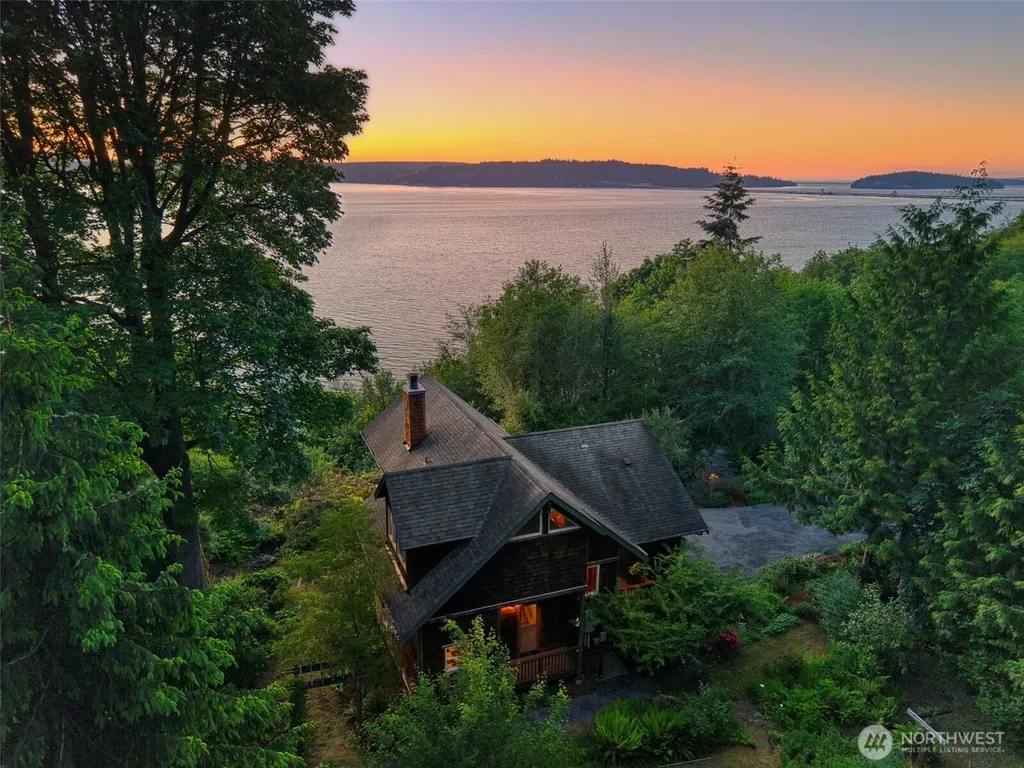30050 Scenic Drive NE Poulsbo WA 98370