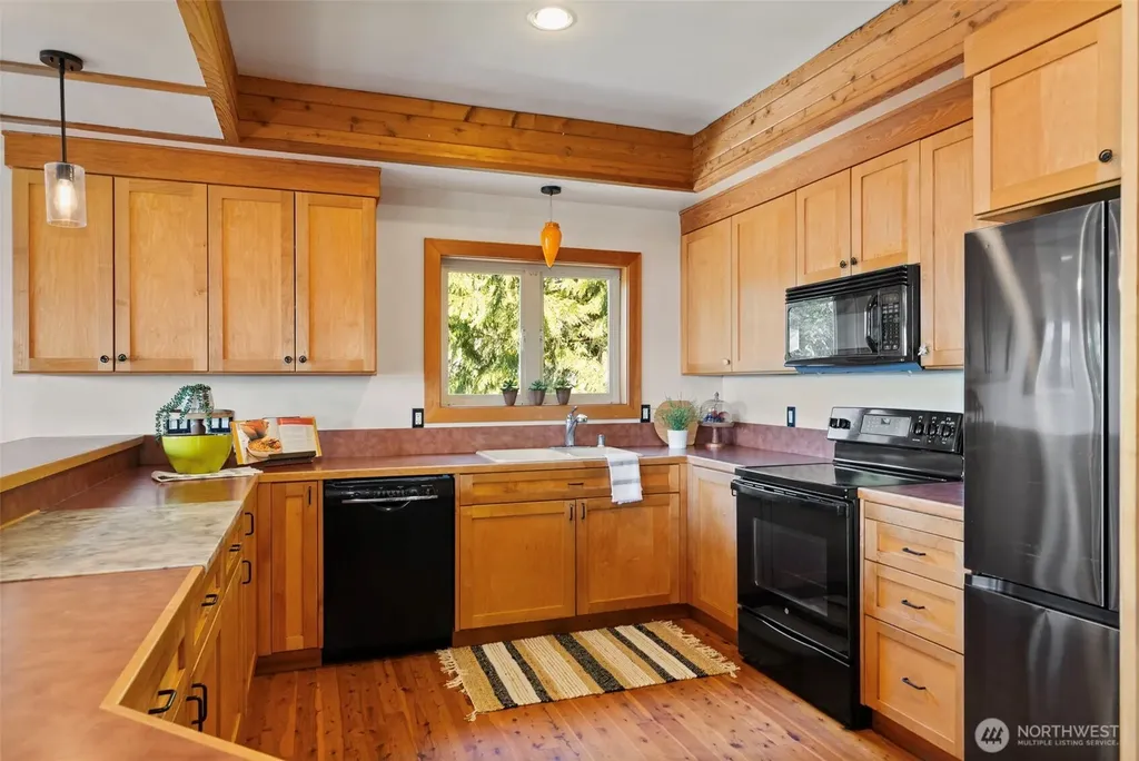 30050 Scenic Drive NE Poulsbo WA 98370