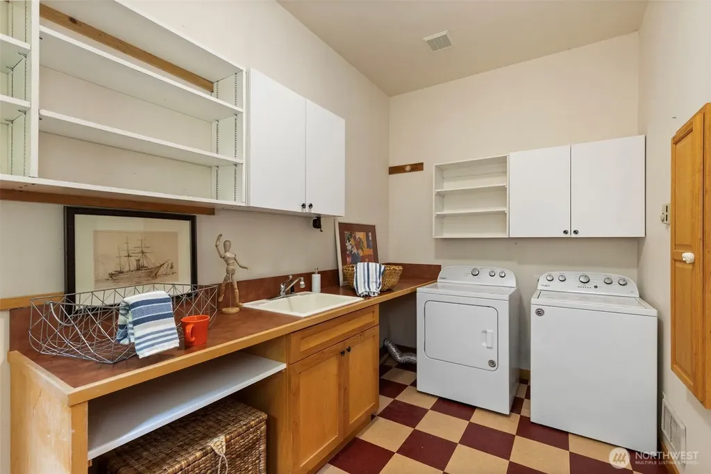 30050 Scenic Drive NE Poulsbo WA 98370