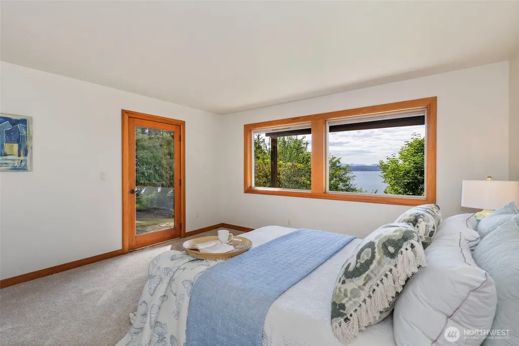 30050 Scenic Drive NE Poulsbo WA 98370