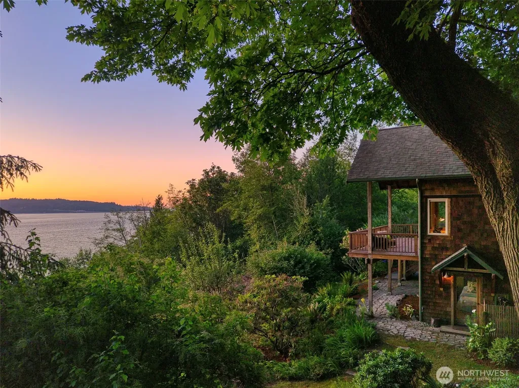 30050 Scenic Drive NE Poulsbo WA 98370