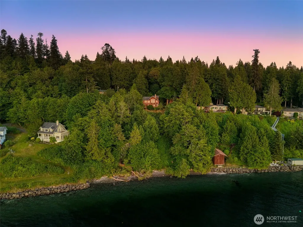 30050 Scenic Drive NE Poulsbo WA 98370