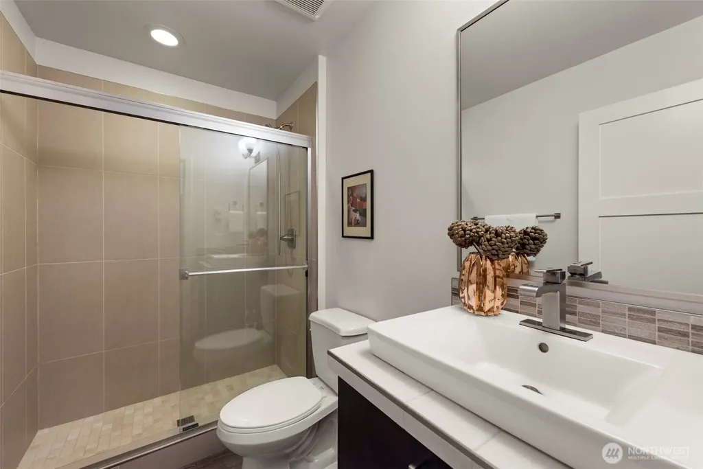 6535 34th Avenue NE Seattle WA 98115