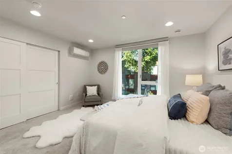 6535 34th Avenue NE Seattle WA 98115